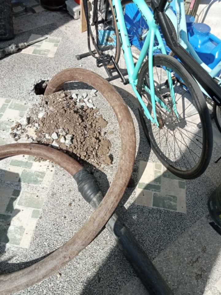 Siphoning hoses and pump Declogging