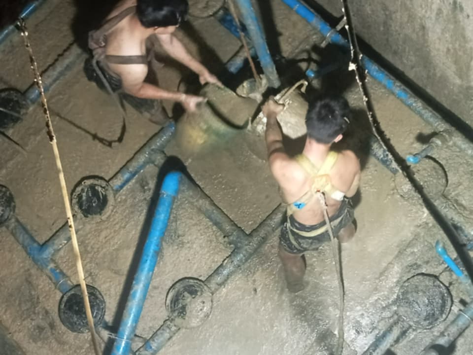Crew repiping and installing new pipes